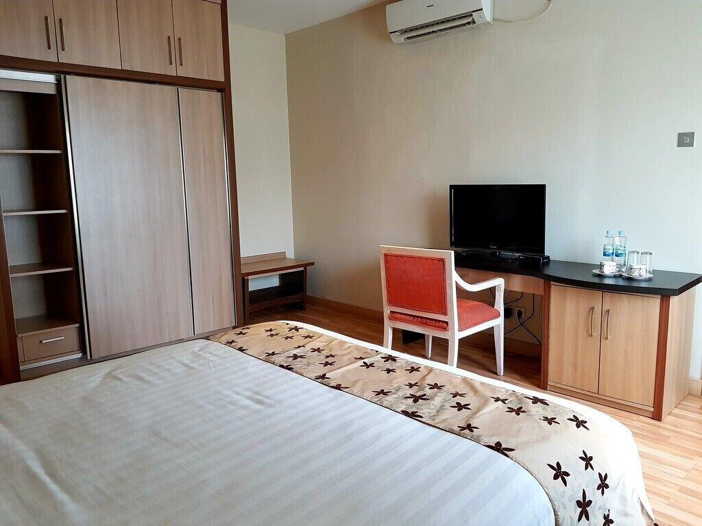 Mutiara Suites Jakarta Exterior photo