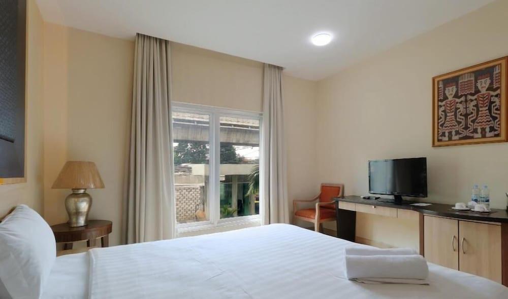 Mutiara Suites Jakarta Exterior photo
