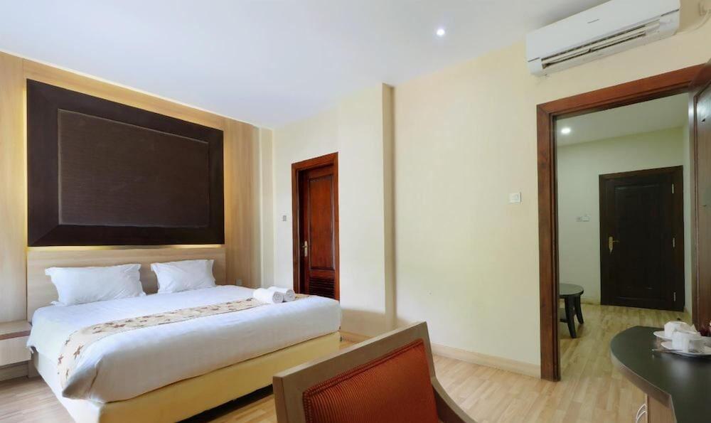 Mutiara Suites Jakarta Exterior photo
