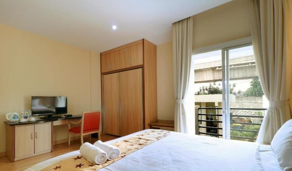 Mutiara Suites Jakarta Exterior photo