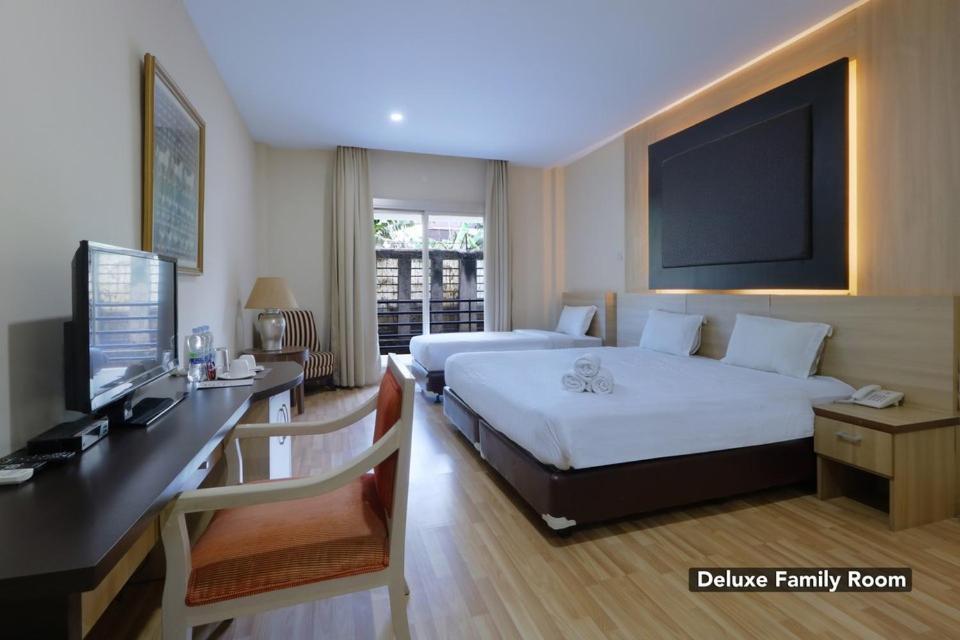 Mutiara Suites Jakarta Exterior photo