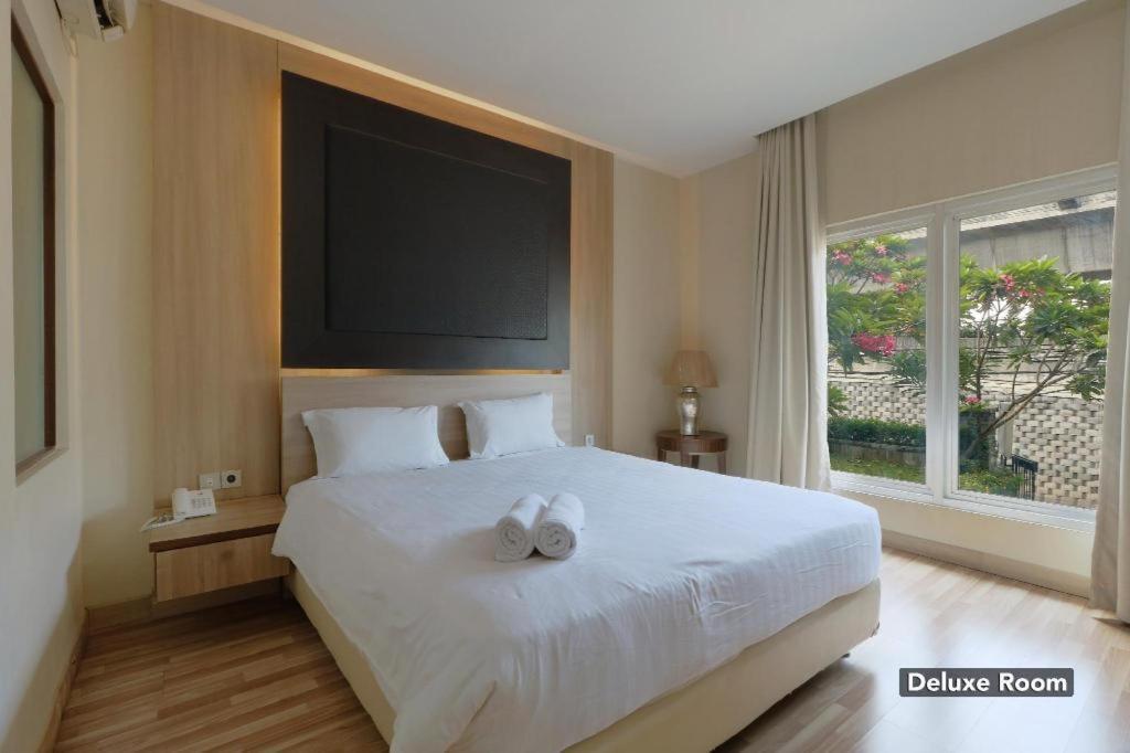 Mutiara Suites Jakarta Exterior photo